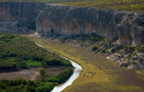 How Texas landowners are fighting back against Trump's border wall